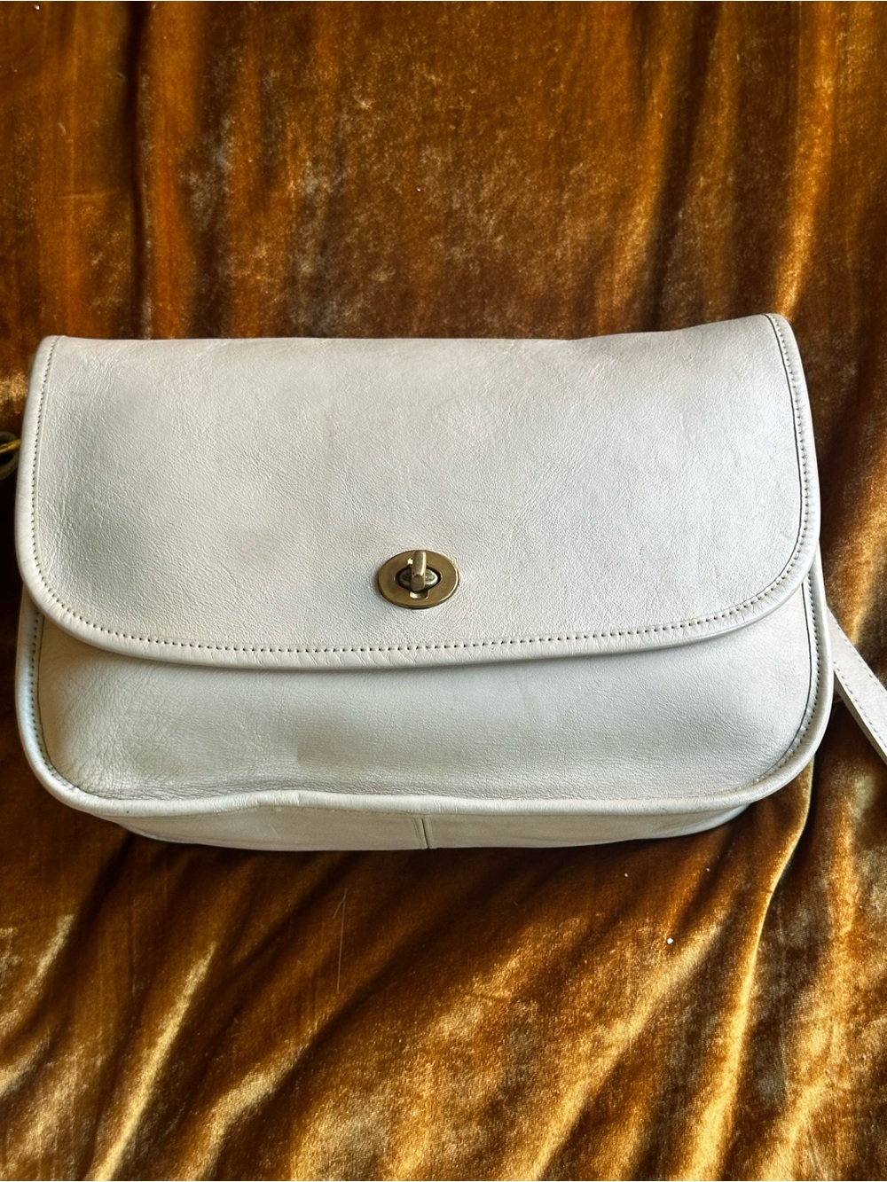 EUC Vintage Coach City Bag in Bone